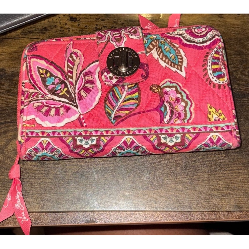 Vera Bradley Pink Paisley Quilted Cotton Turnlock Wallet Zip Around Organizer